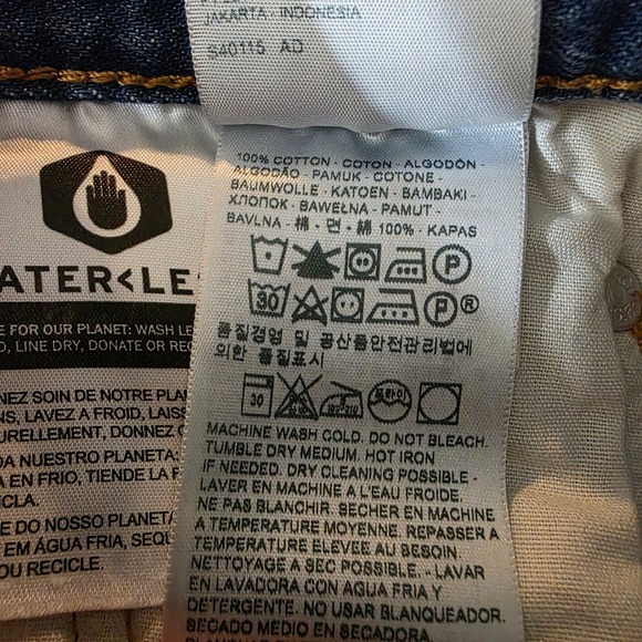 Levis 501 Original Cut Off Denim Shorts Medium Wash Distressed sz 29 Boho Hippie - Picture 9 of 11